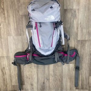 The North Face Terra 40 Hiking Backpack M/L Gray Pink EUC Outdoors